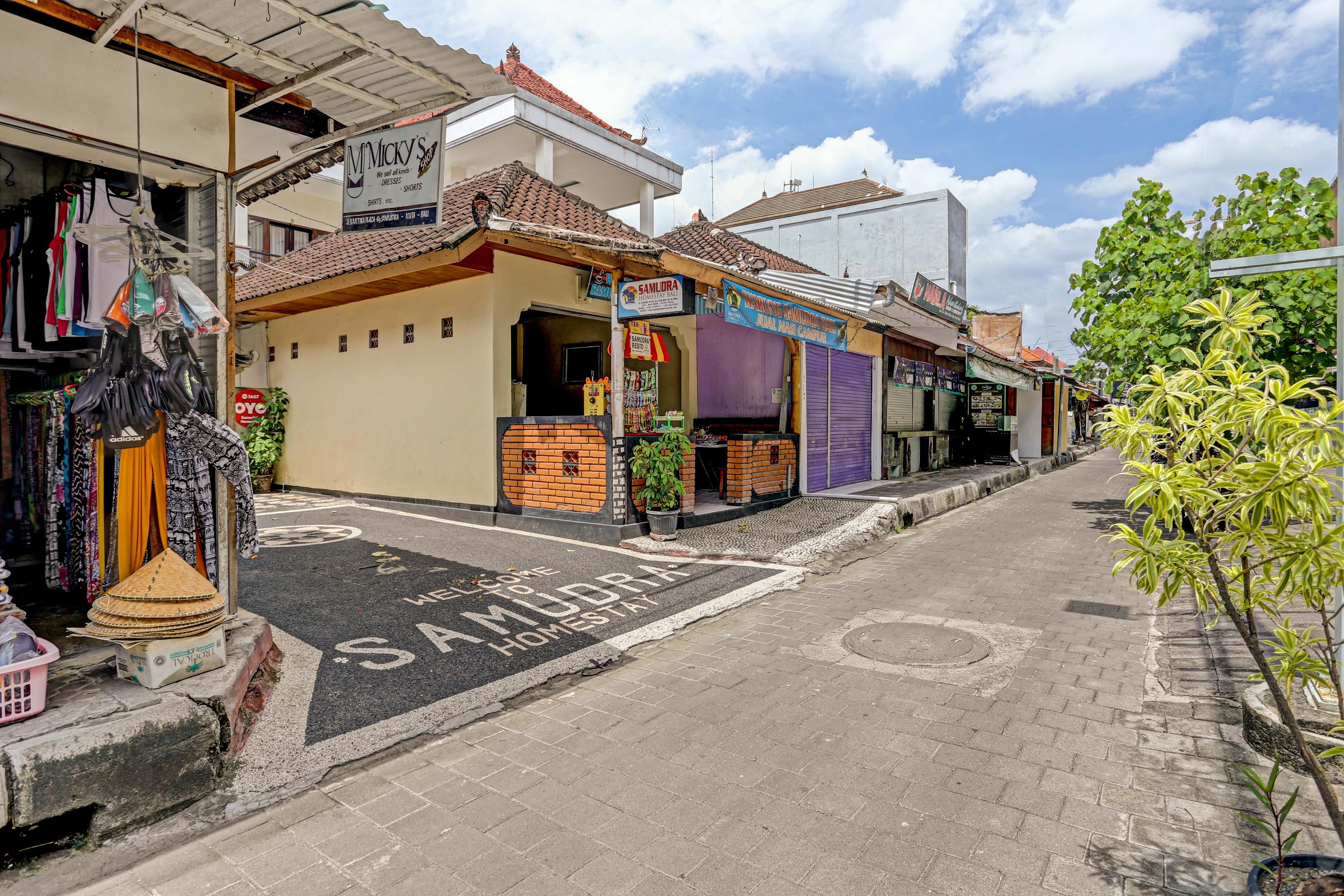 Samudra Homestay Кута Экстерьер фото
